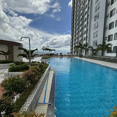 Hlapuz Suites At Arc Towers Condominium 603